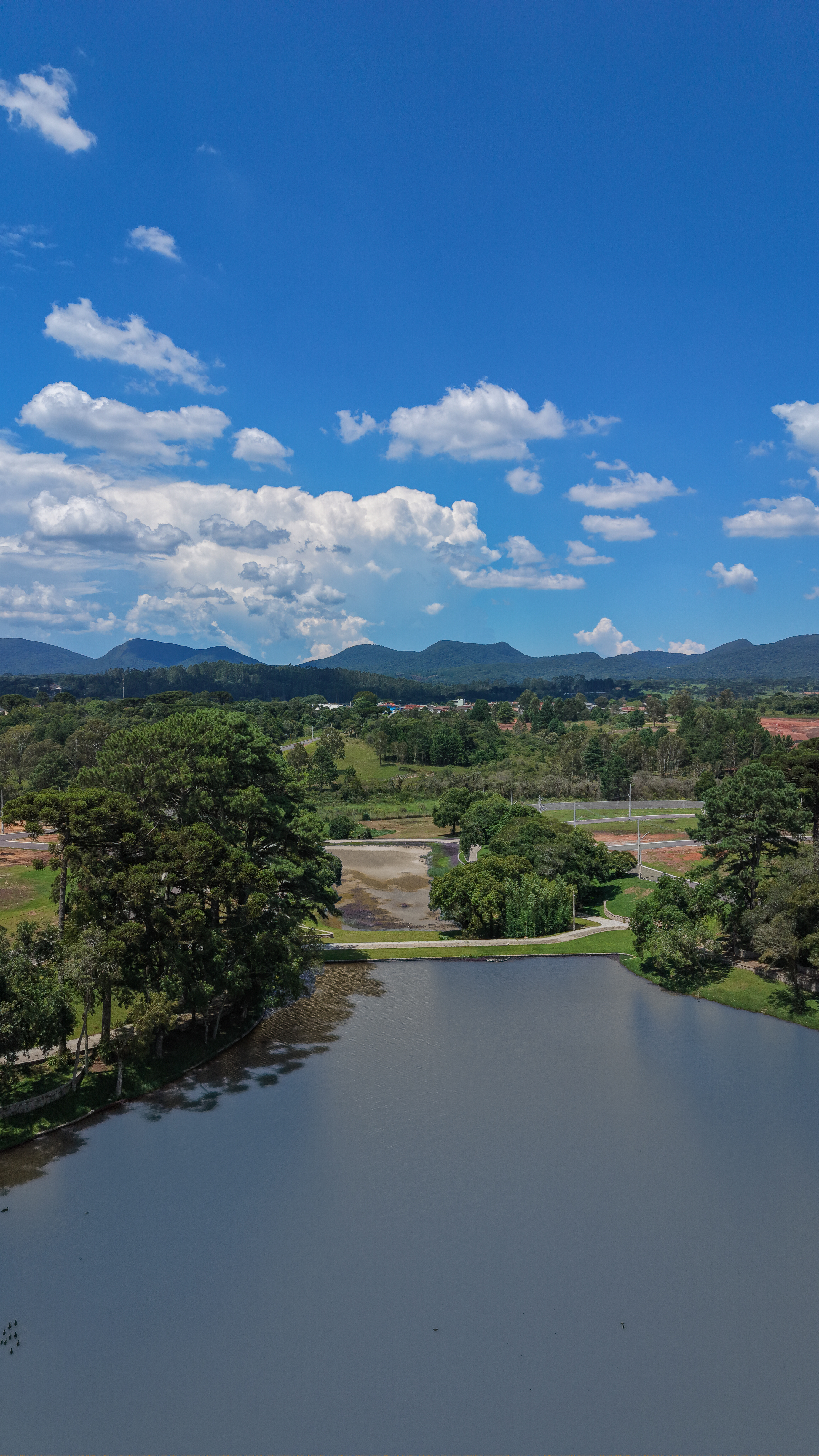 Lago com Vista Permanente